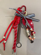 Gri-gri de sac fait main – Porte-clés fantaisie coloré avec breloques et perles