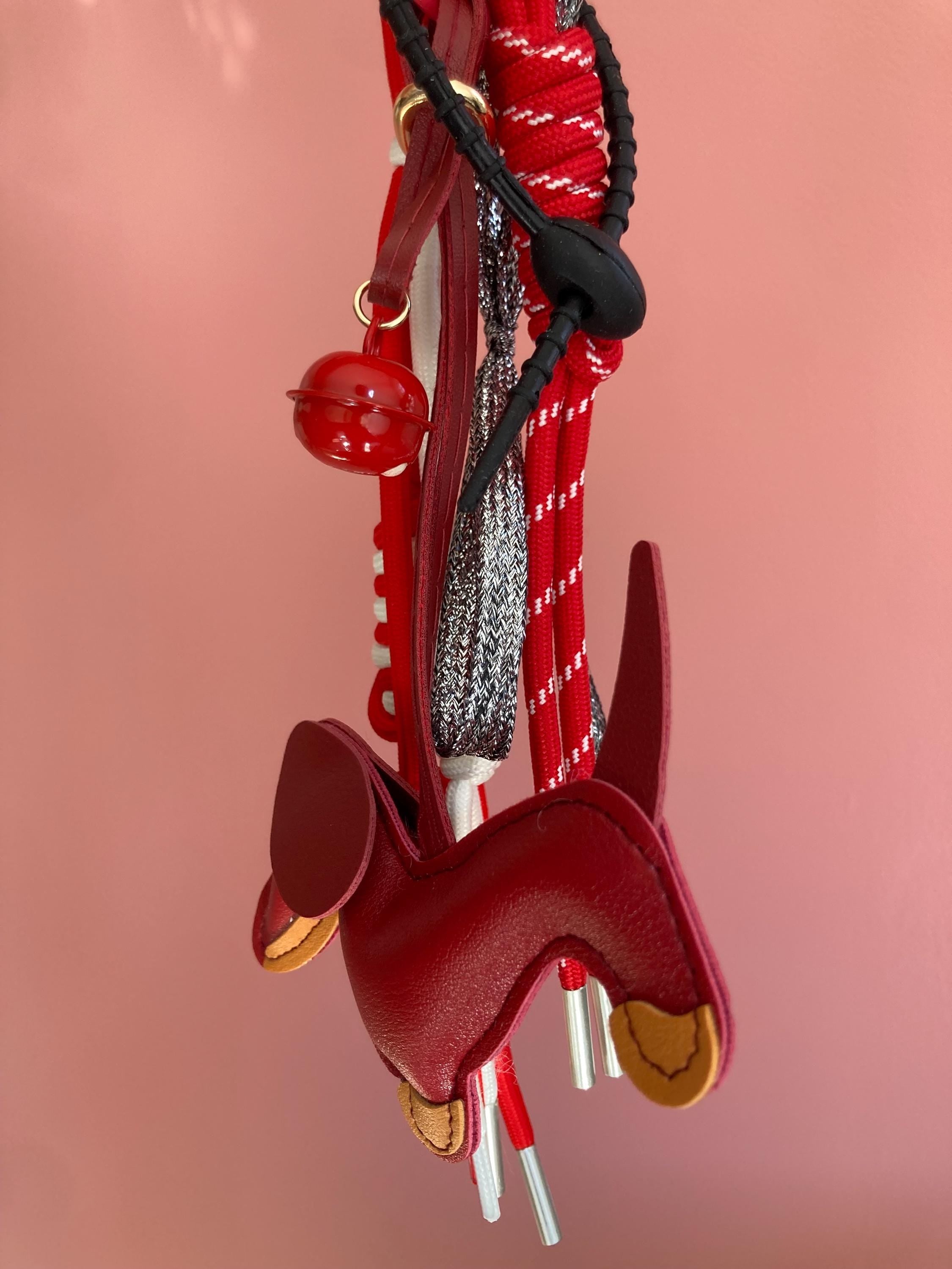 Porte-clé Teckel en corde tressée et simili cuir – Cadeau chien – Accessoire sac ou clés original et mignon