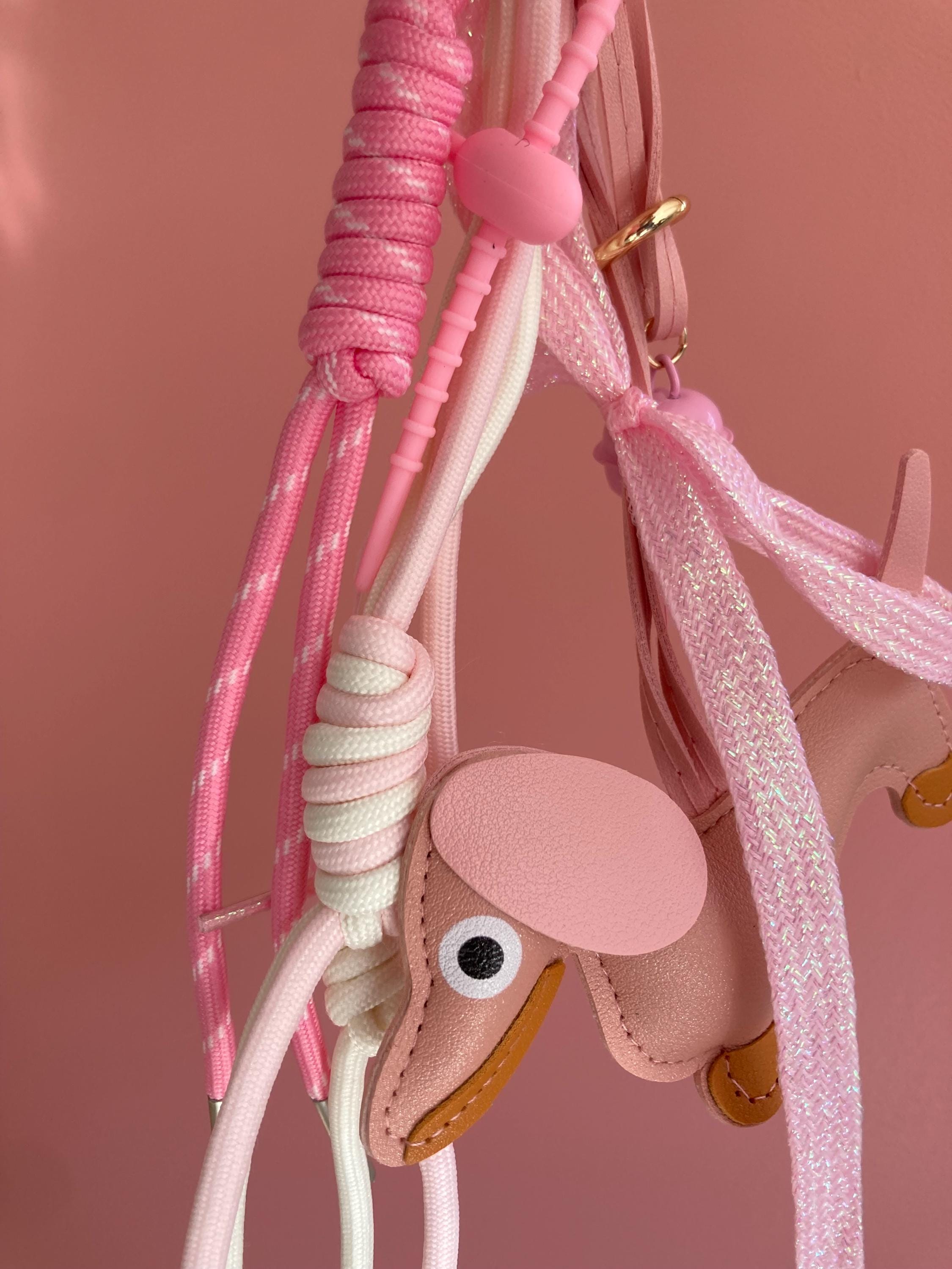 Porte-clé Teckel en corde tressée et simili cuir – Cadeau chien – Accessoire sac ou clés original et mignon