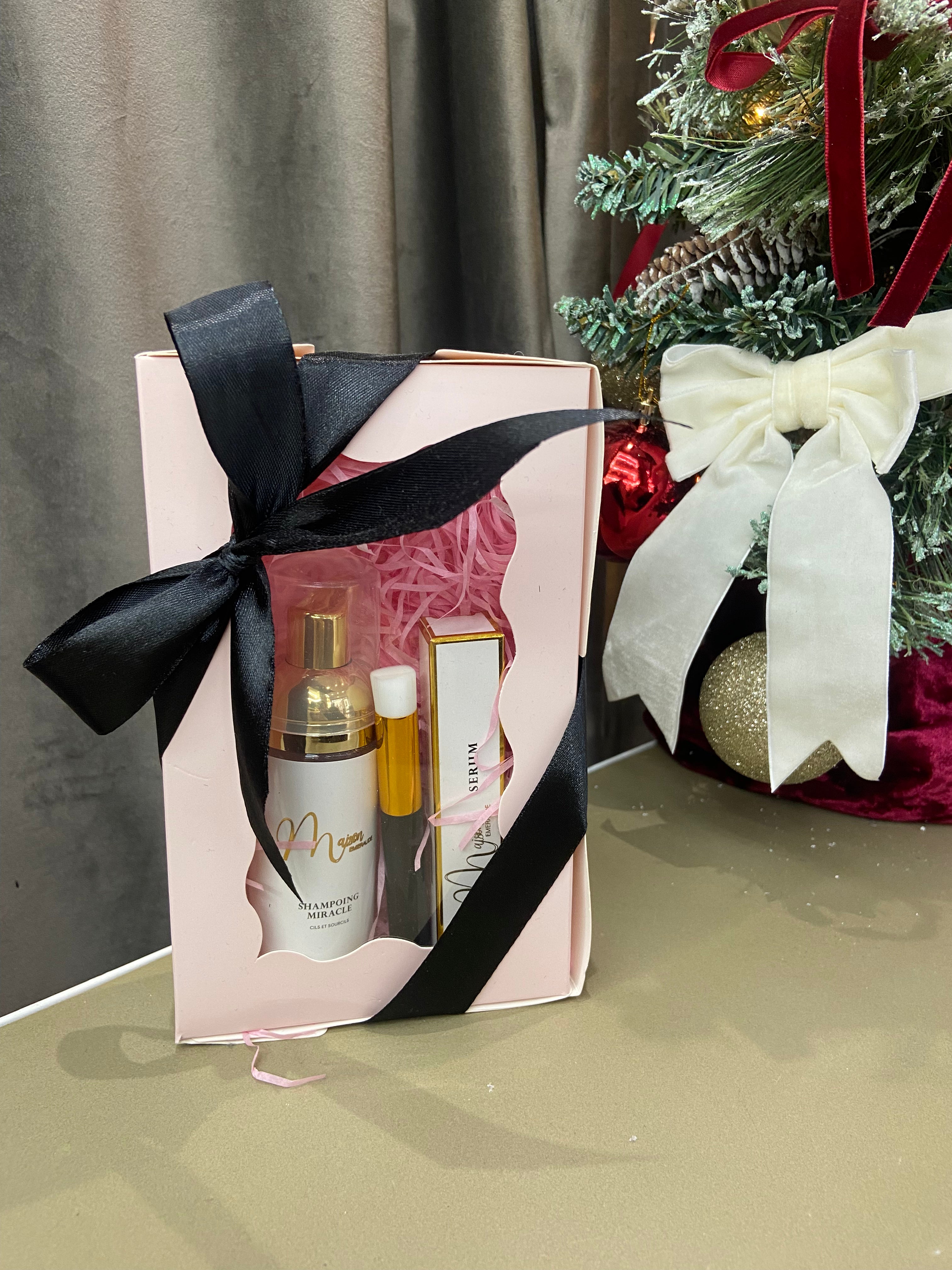 Coffret pour l'entretien des cils