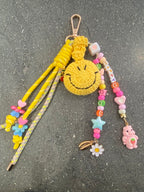 Accessoire de sac fait main – Gri-gri avec perles, cordons et crochet