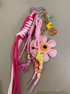 Gri-gri de sac fait main – Porte-clés fantaisie coloré avec breloques et perles