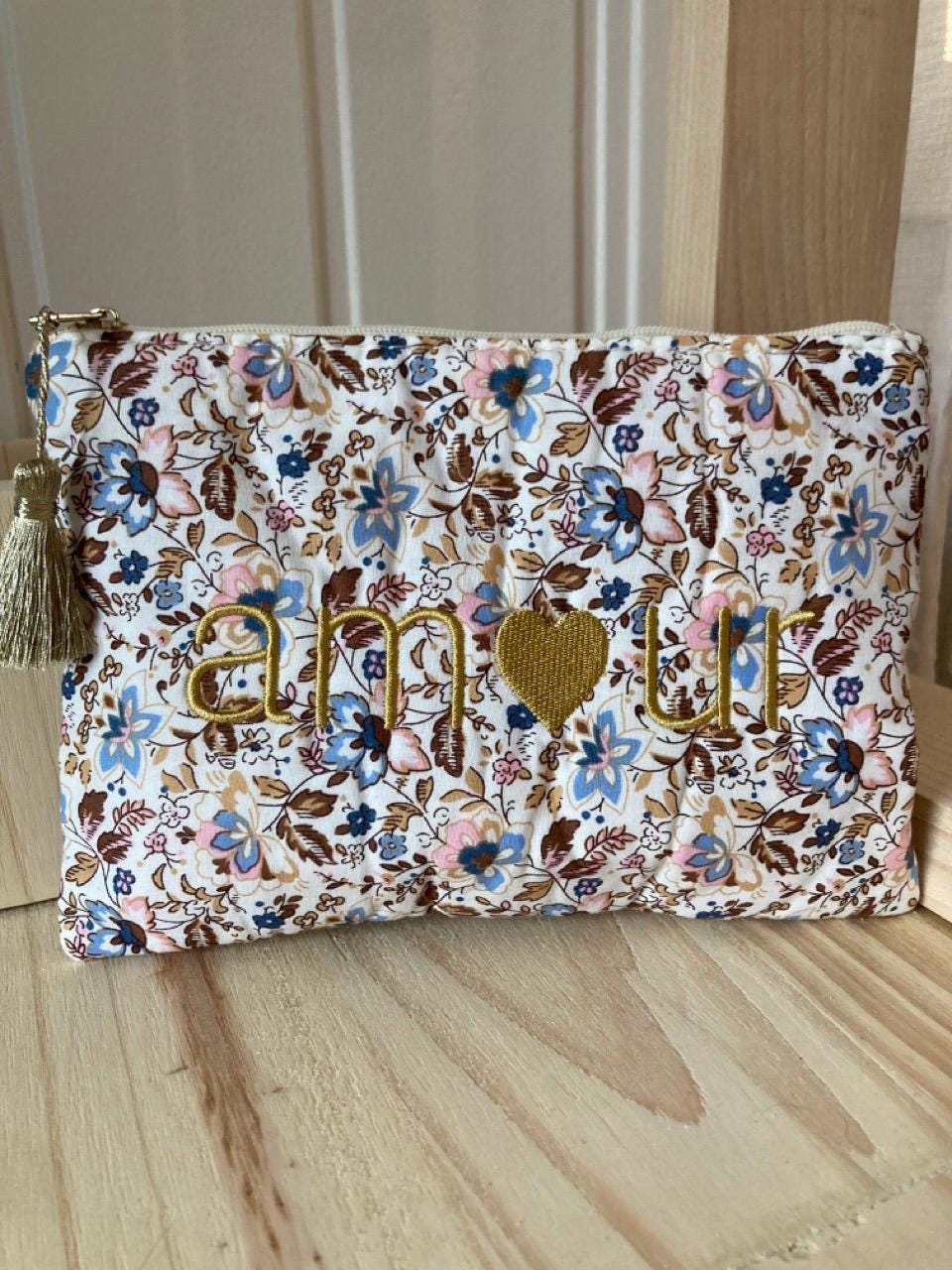 Trousse Pochette zipée liberty à message "AMOUR" coton